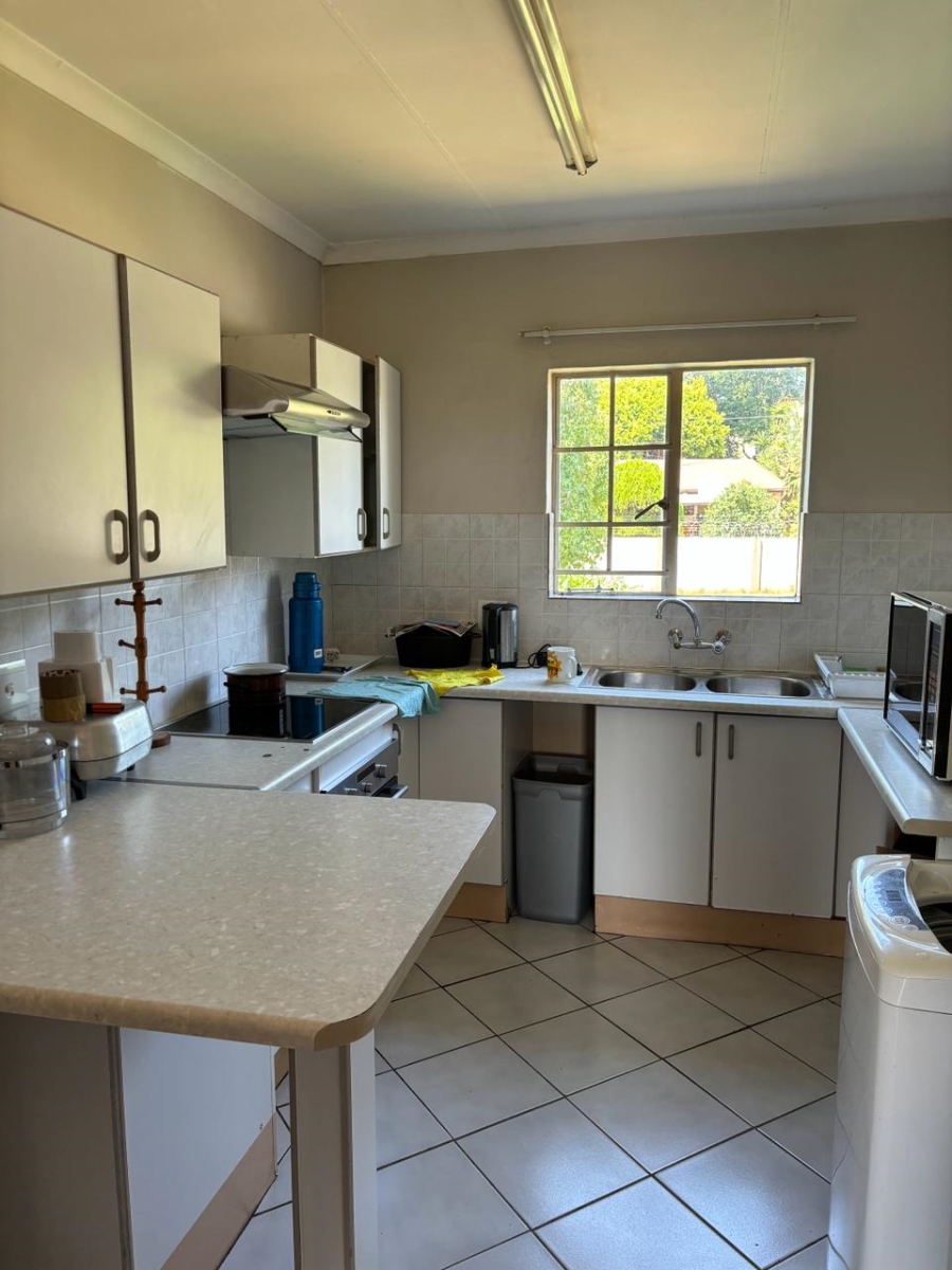 To Let 2 Bedroom Property for Rent in Faerie Glen Gauteng