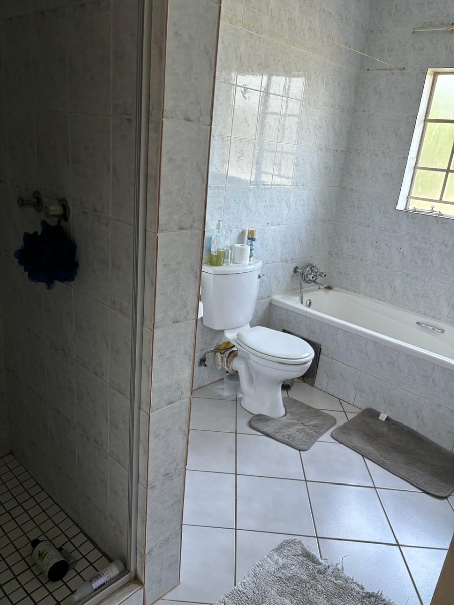 To Let 2 Bedroom Property for Rent in Faerie Glen Gauteng