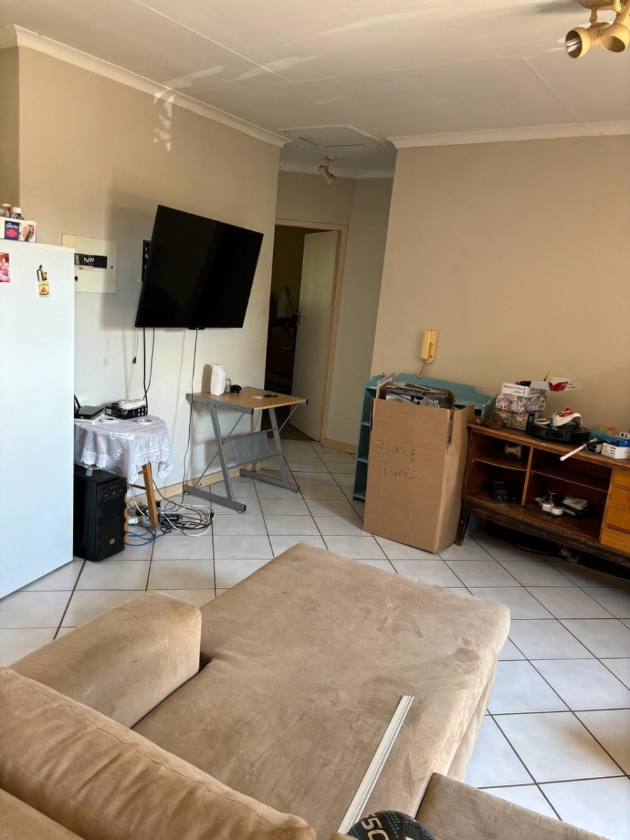 To Let 2 Bedroom Property for Rent in Faerie Glen Gauteng