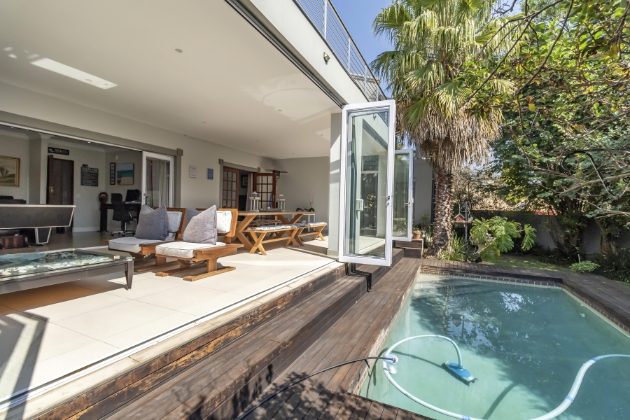4 Bedroom Property for Sale in Hurlingham Manor Gauteng