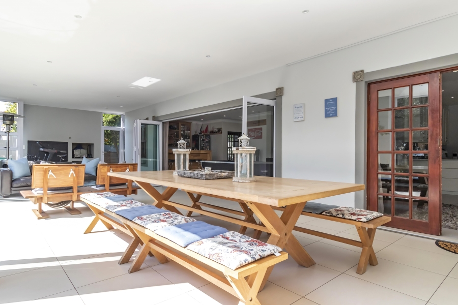 4 Bedroom Property for Sale in Hurlingham Manor Gauteng