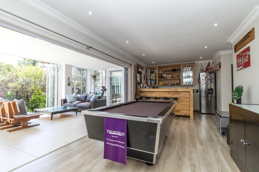 4 Bedroom Property for Sale in Hurlingham Manor Gauteng