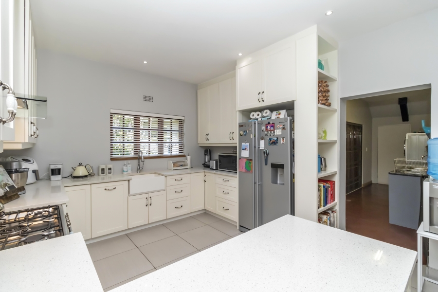 4 Bedroom Property for Sale in Hurlingham Manor Gauteng