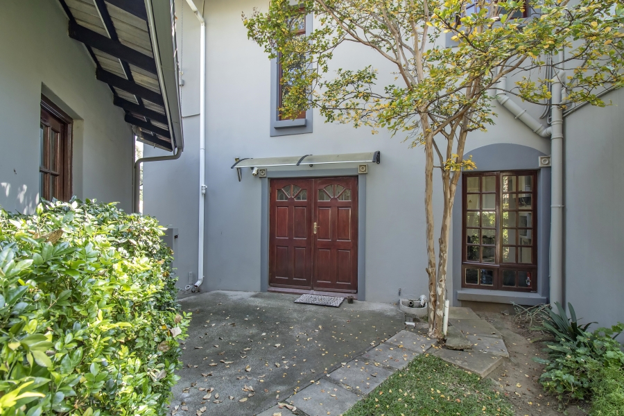 4 Bedroom Property for Sale in Hurlingham Manor Gauteng