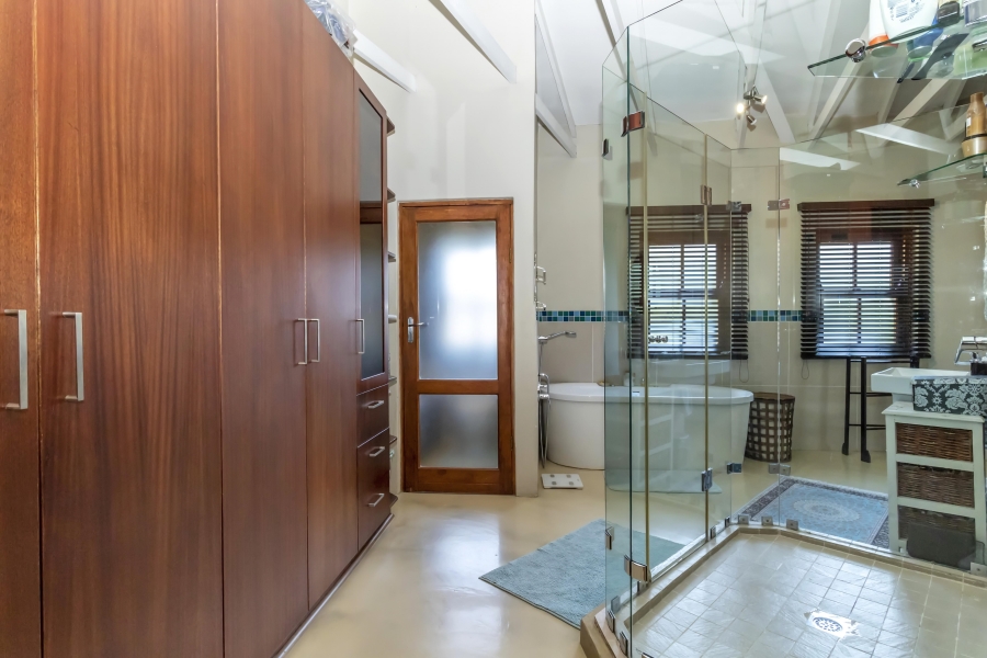 4 Bedroom Property for Sale in Hurlingham Manor Gauteng