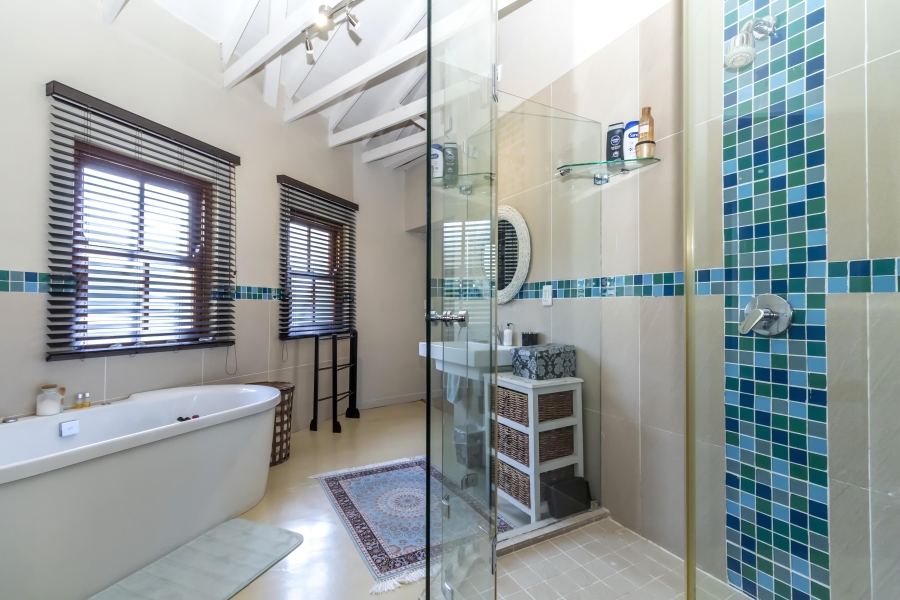 4 Bedroom Property for Sale in Hurlingham Manor Gauteng