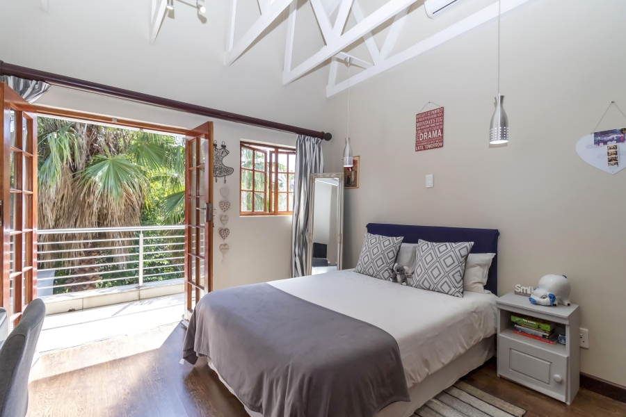 4 Bedroom Property for Sale in Hurlingham Manor Gauteng
