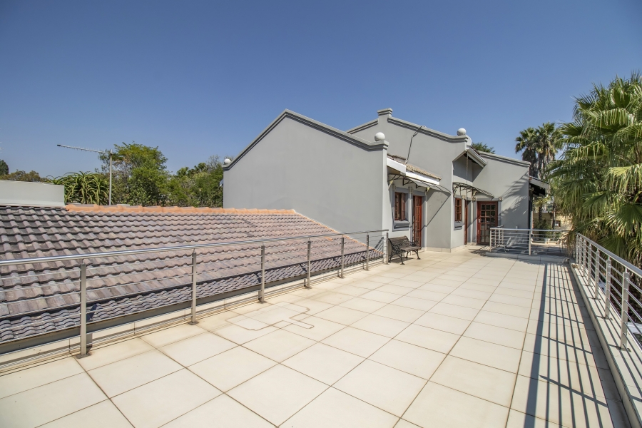 4 Bedroom Property for Sale in Hurlingham Manor Gauteng