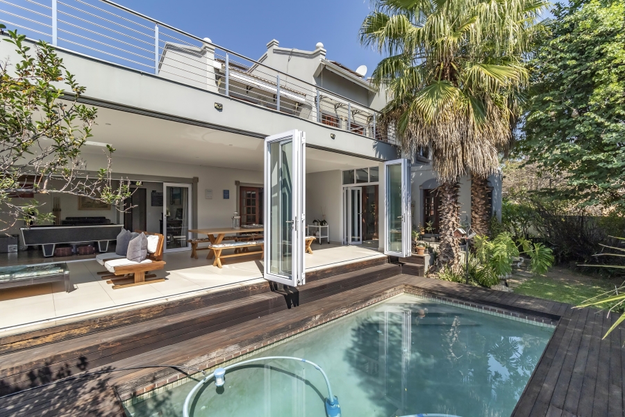 4 Bedroom Property for Sale in Hurlingham Manor Gauteng