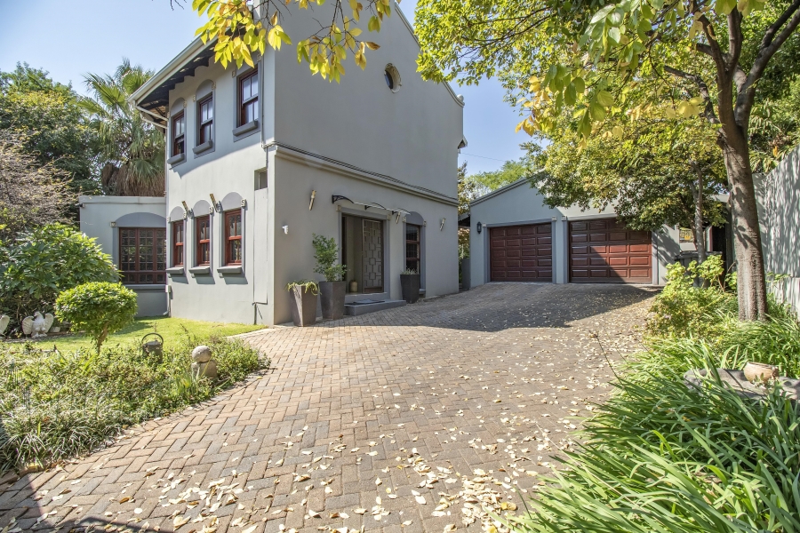 4 Bedroom Property for Sale in Hurlingham Manor Gauteng
