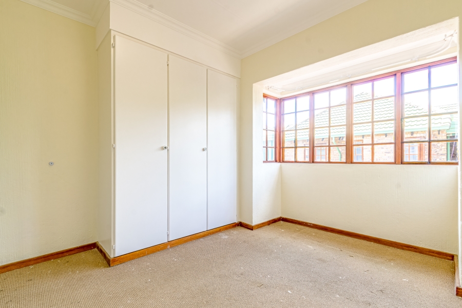 2 Bedroom Property for Sale in Die Wilgers Gauteng