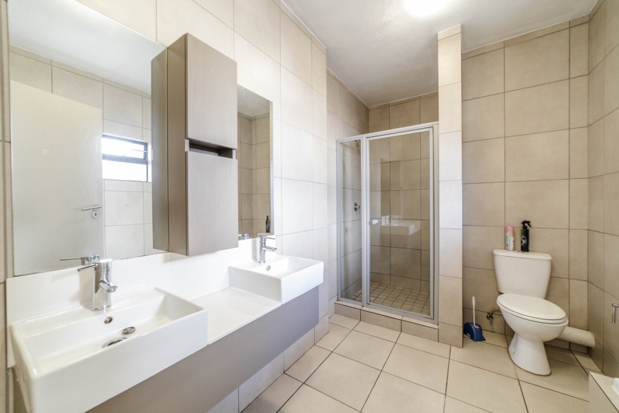 3 Bedroom Property for Sale in Broadacres Gauteng