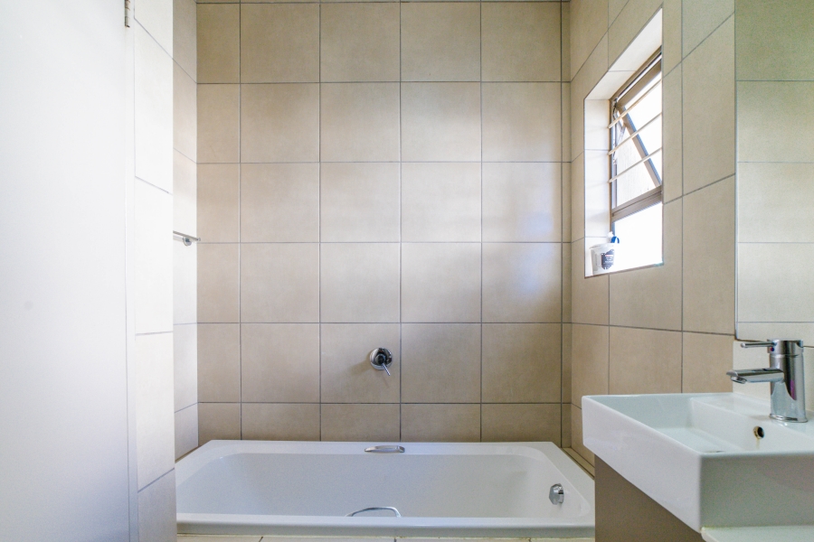 3 Bedroom Property for Sale in Broadacres Gauteng