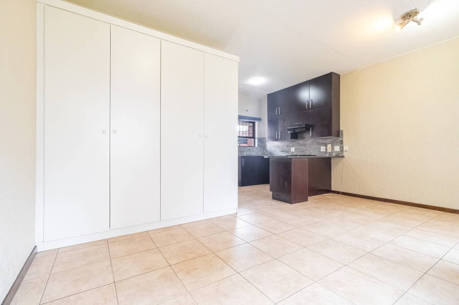 1 Bedroom Property for Sale in Paulshof Gauteng