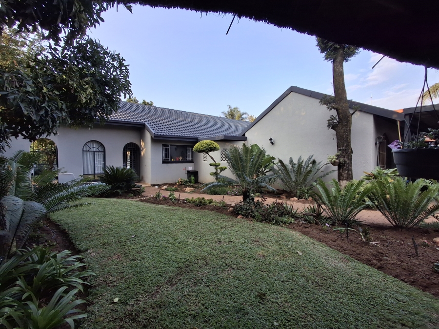 4 Bedroom Property for Sale in Dorandia Gauteng
