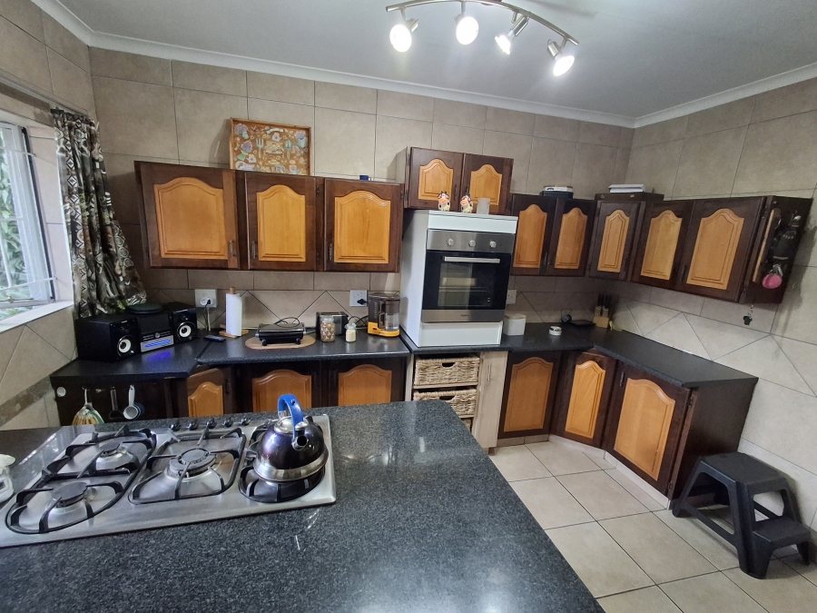 4 Bedroom Property for Sale in Dorandia Gauteng