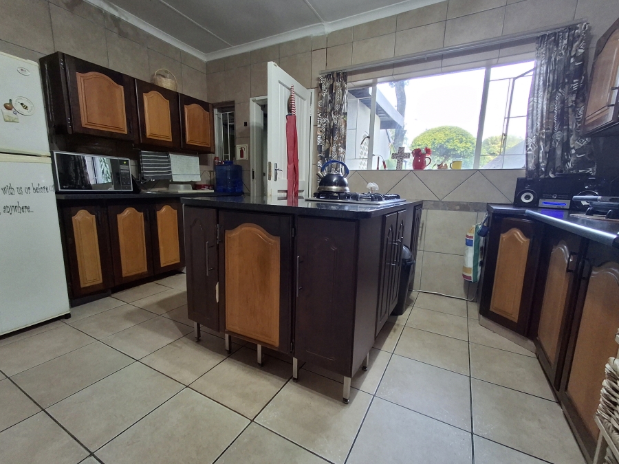 4 Bedroom Property for Sale in Dorandia Gauteng