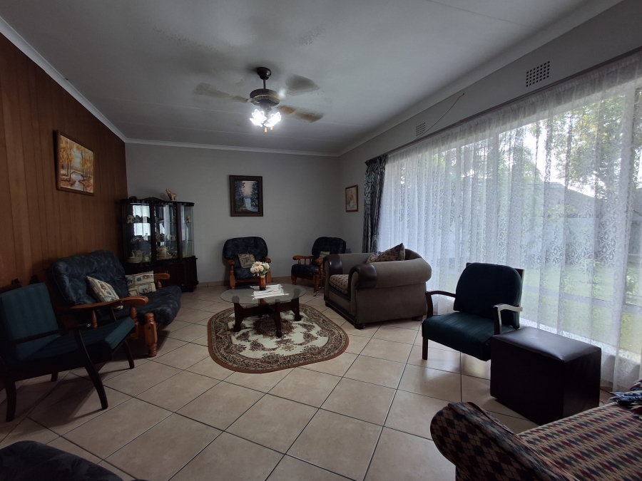 4 Bedroom Property for Sale in Dorandia Gauteng