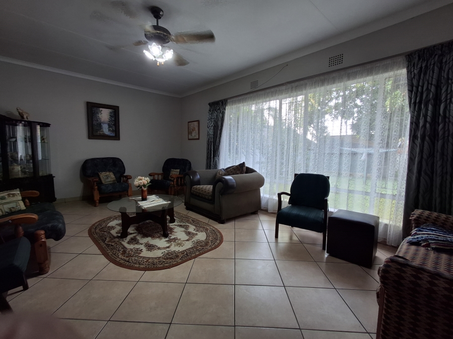 4 Bedroom Property for Sale in Dorandia Gauteng