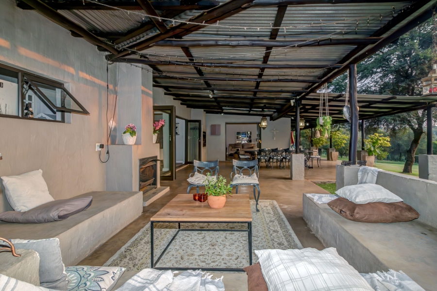 5 Bedroom Property for Sale in Chartwell Gauteng