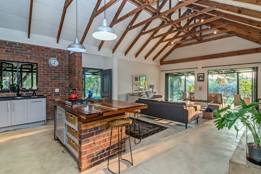 5 Bedroom Property for Sale in Chartwell Gauteng