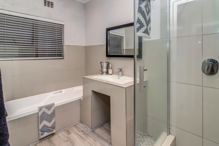 5 Bedroom Property for Sale in Chartwell Gauteng
