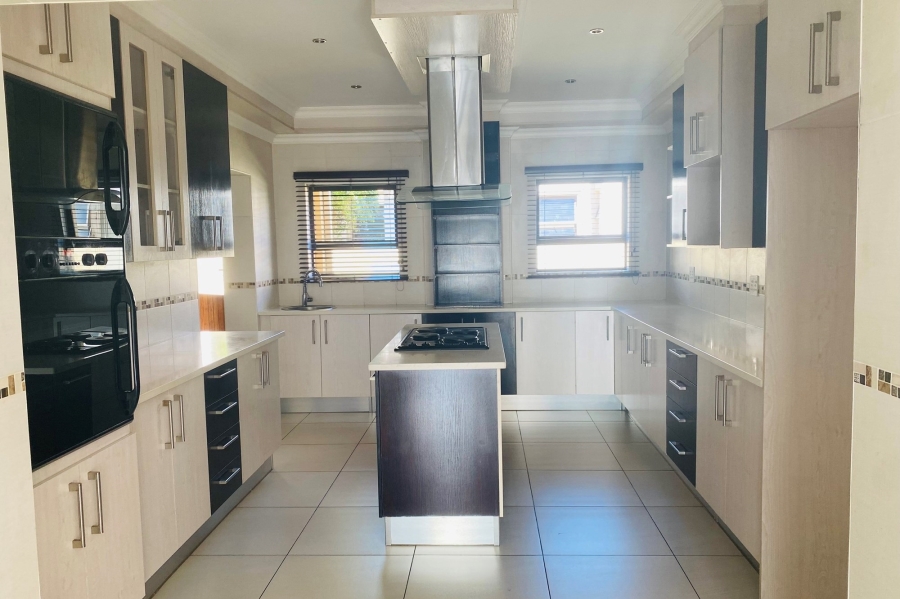 To Let 5 Bedroom Property for Rent in Equestria Gauteng