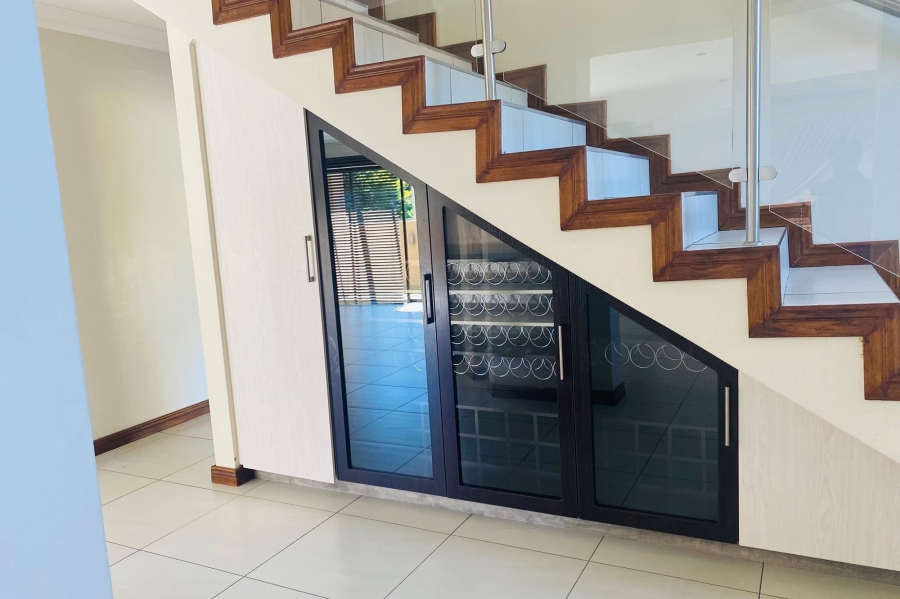 To Let 5 Bedroom Property for Rent in Equestria Gauteng