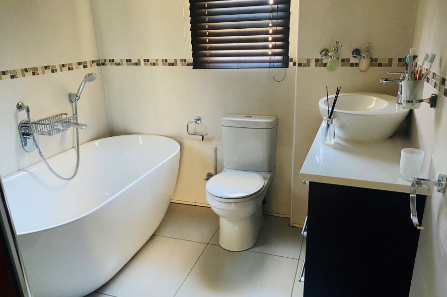 To Let 5 Bedroom Property for Rent in Equestria Gauteng