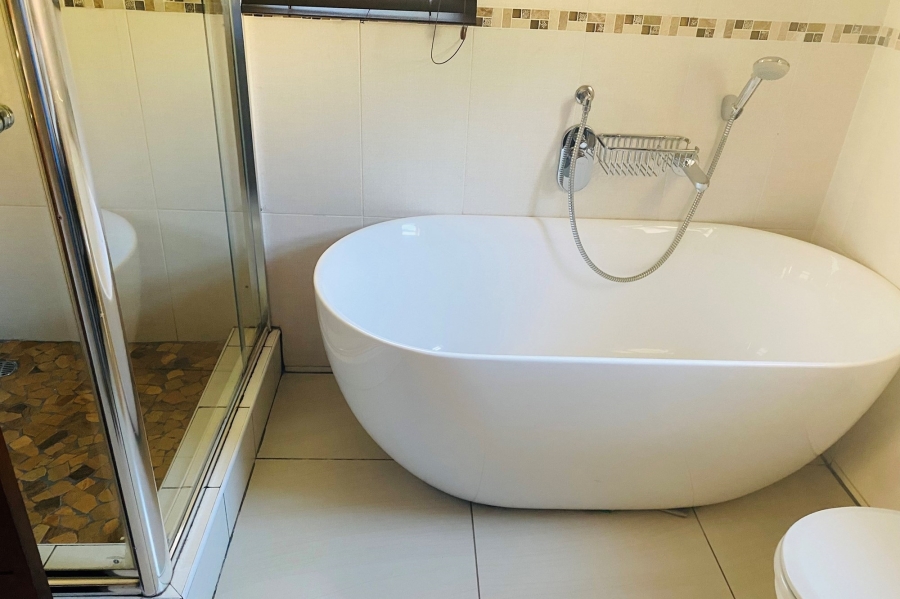 To Let 5 Bedroom Property for Rent in Equestria Gauteng