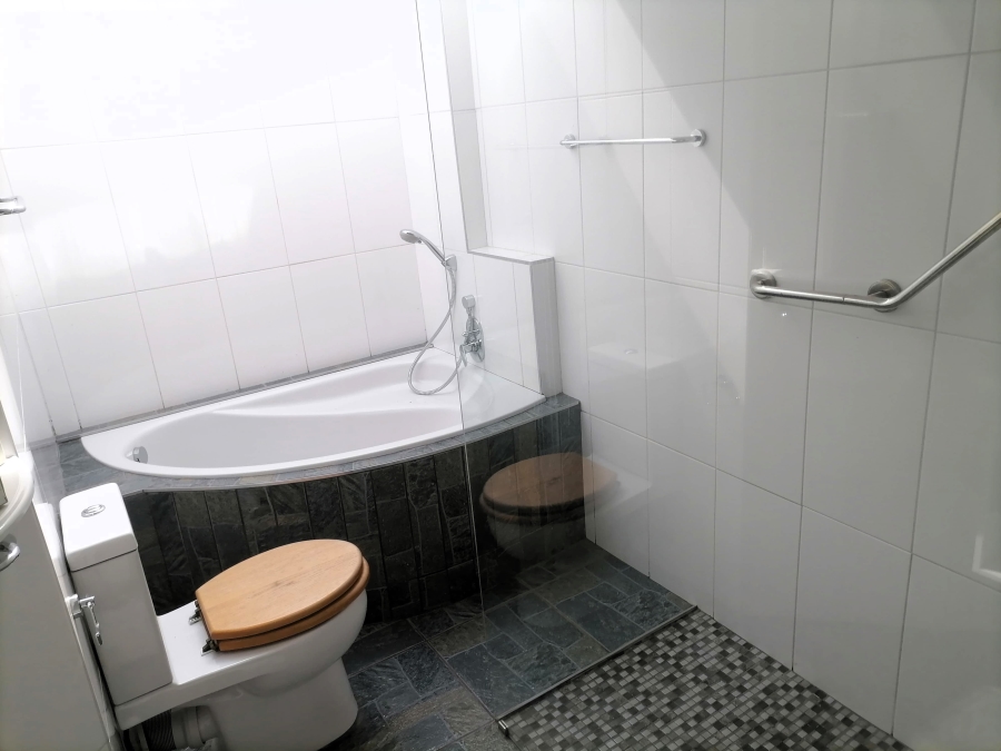 To Let 3 Bedroom Property for Rent in Moreleta Park Gauteng