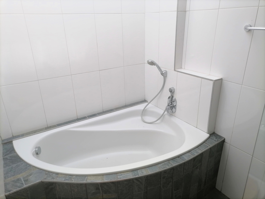 To Let 3 Bedroom Property for Rent in Moreleta Park Gauteng