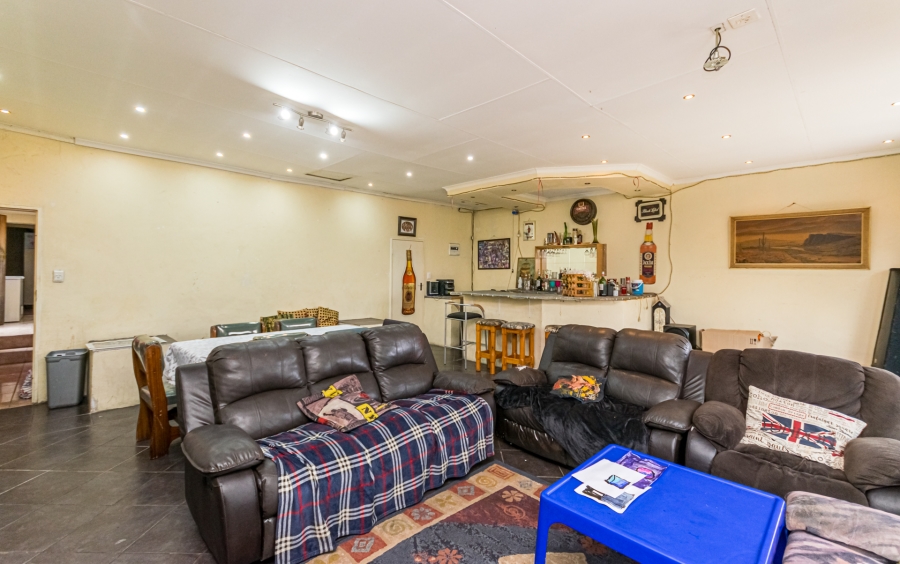 4 Bedroom Property for Sale in Lindhaven Gauteng