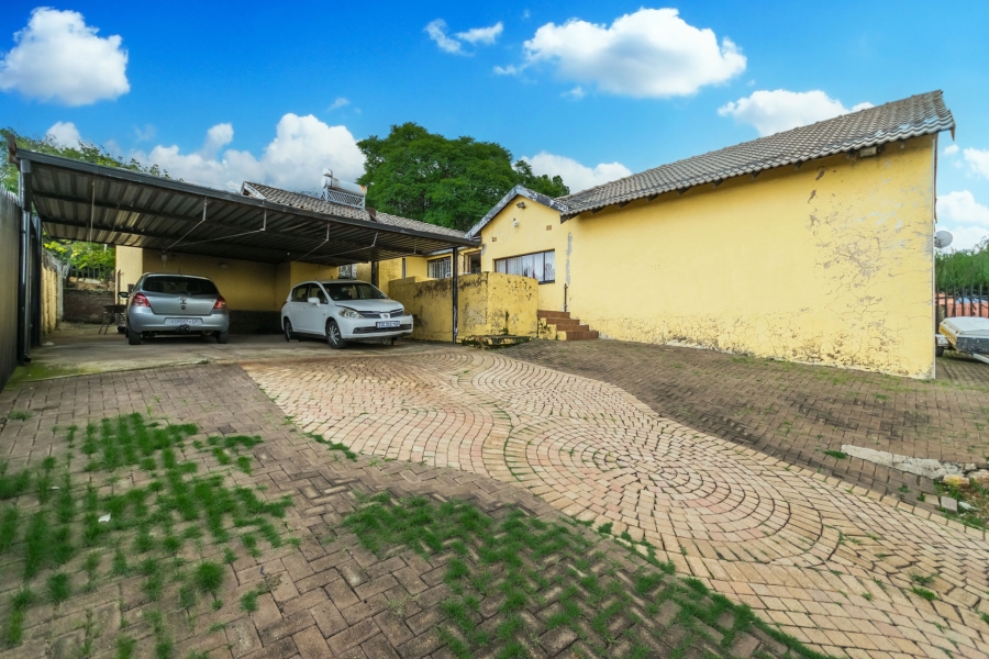 4 Bedroom Property for Sale in Lindhaven Gauteng