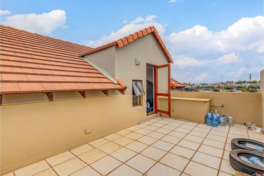 1 Bedroom Property for Sale in Broadacres Gauteng