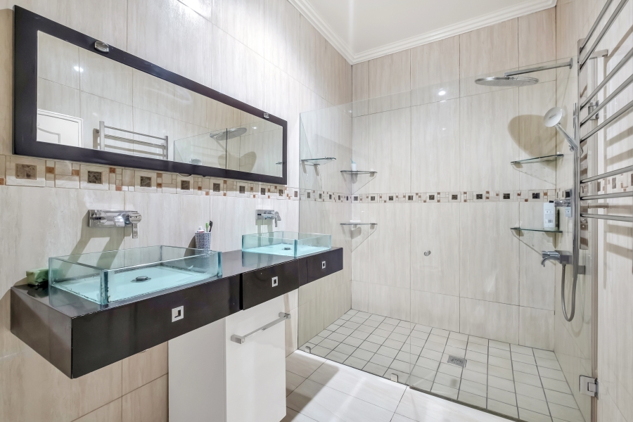 3 Bedroom Property for Sale in Greenside Gauteng