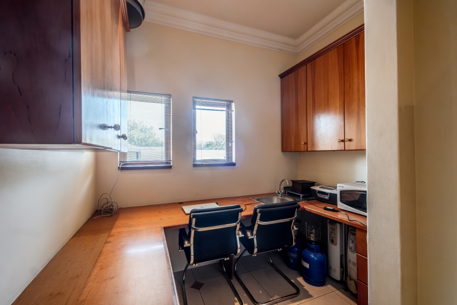 4 Bedroom Property for Sale in Waterkloof Gauteng