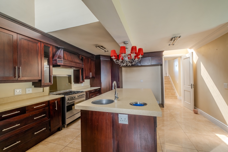 6 Bedroom Property for Sale in Waterkloof Park Gauteng