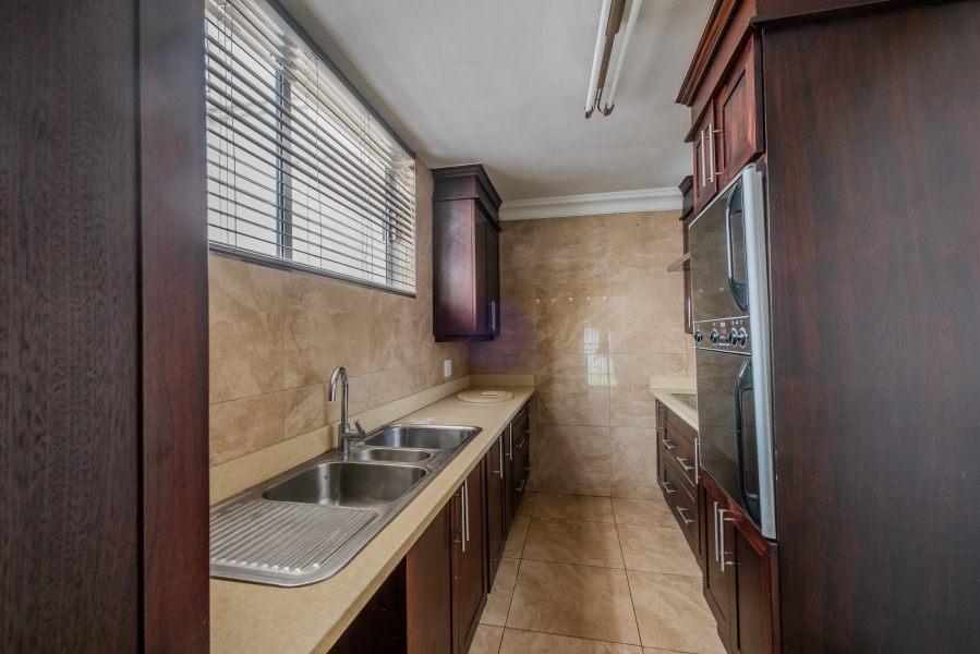 6 Bedroom Property for Sale in Waterkloof Park Gauteng