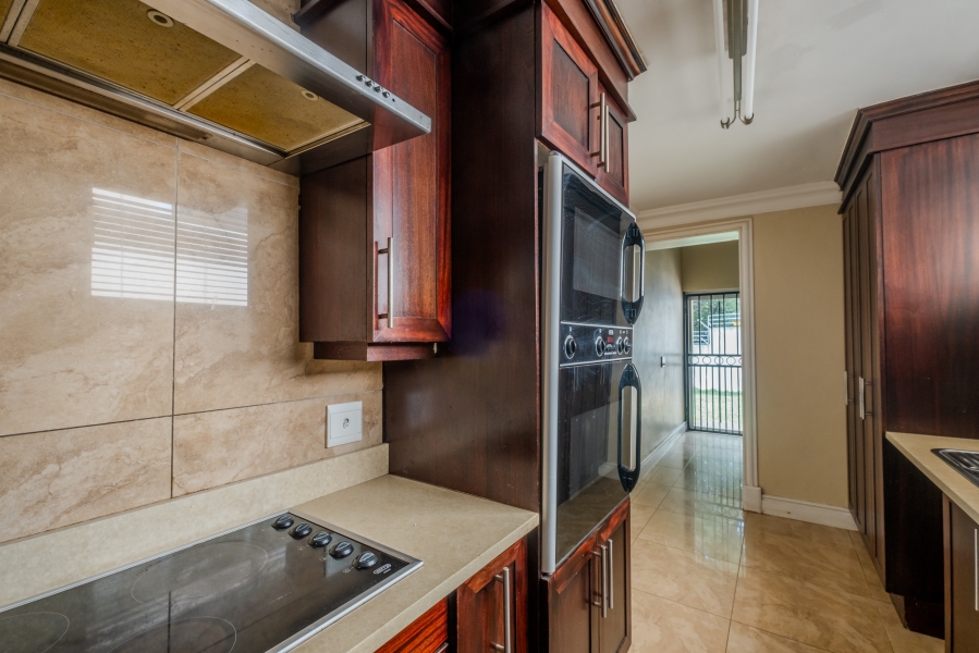 6 Bedroom Property for Sale in Waterkloof Park Gauteng
