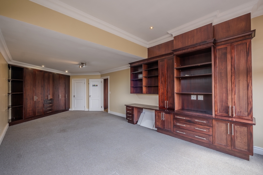 6 Bedroom Property for Sale in Waterkloof Park Gauteng