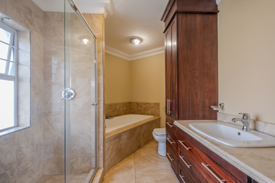 6 Bedroom Property for Sale in Waterkloof Park Gauteng