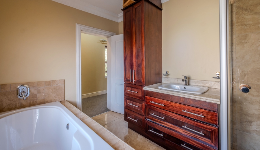 6 Bedroom Property for Sale in Waterkloof Park Gauteng
