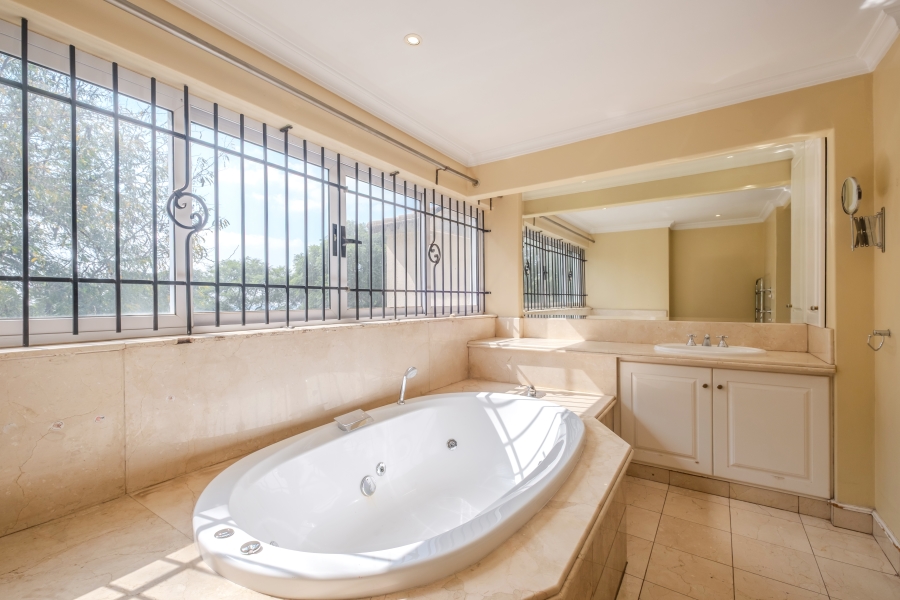 6 Bedroom Property for Sale in Waterkloof Park Gauteng