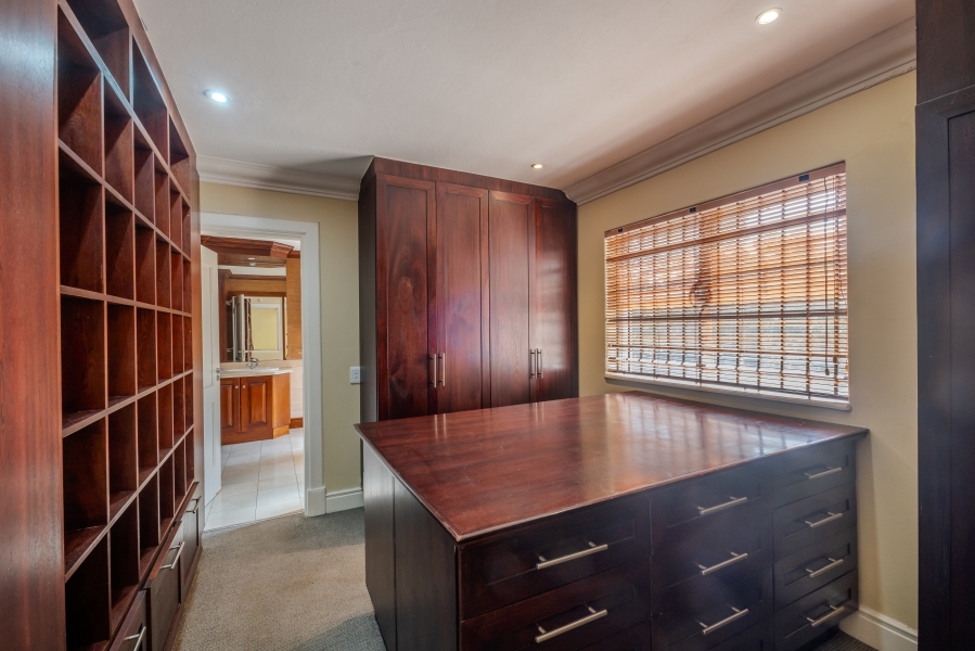 6 Bedroom Property for Sale in Waterkloof Park Gauteng