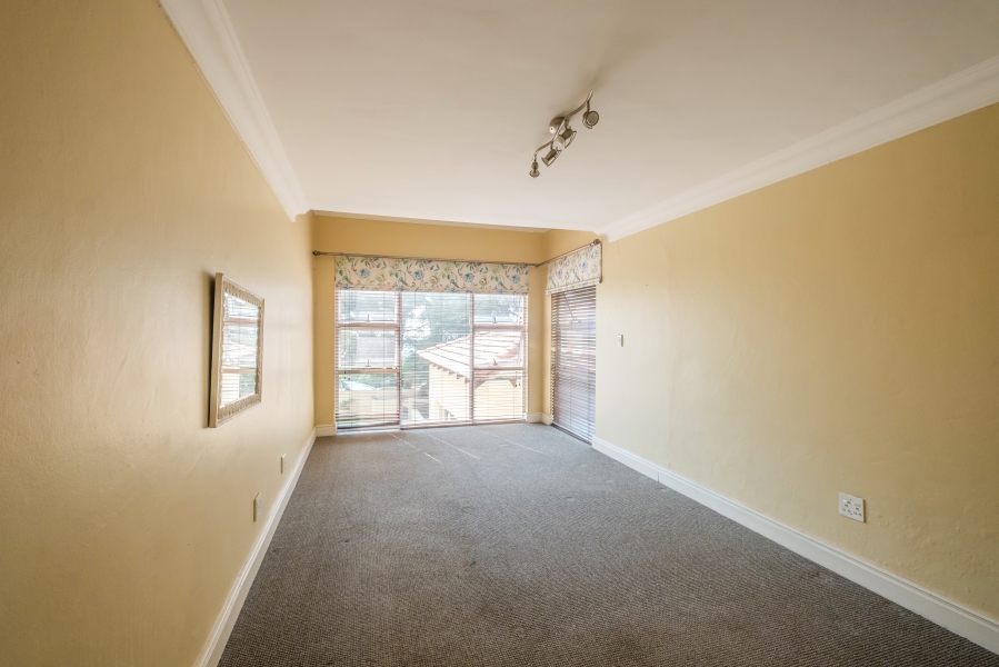 6 Bedroom Property for Sale in Waterkloof Park Gauteng