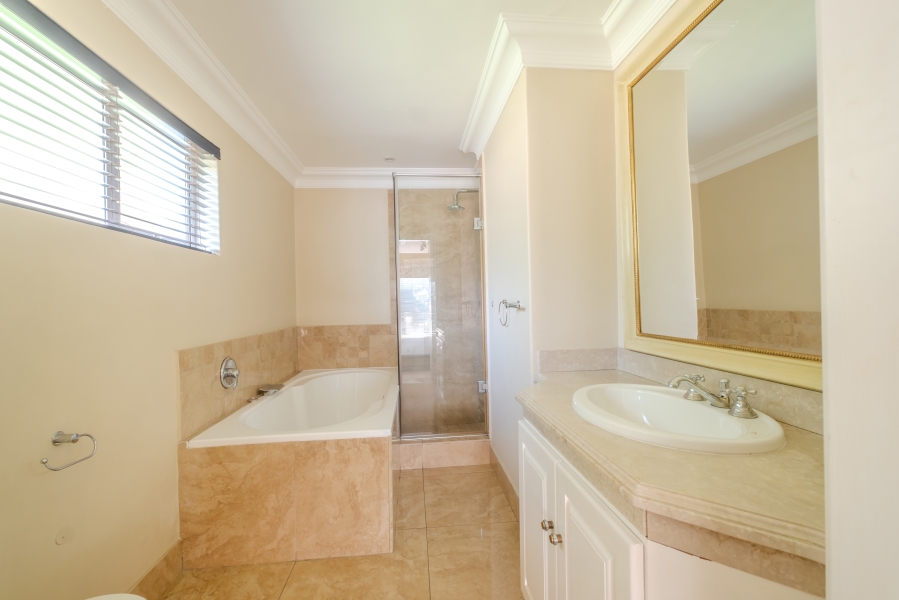 6 Bedroom Property for Sale in Waterkloof Park Gauteng