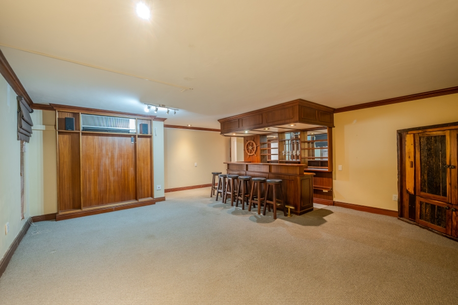 6 Bedroom Property for Sale in Waterkloof Park Gauteng