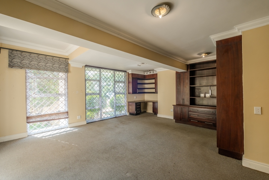 6 Bedroom Property for Sale in Waterkloof Park Gauteng
