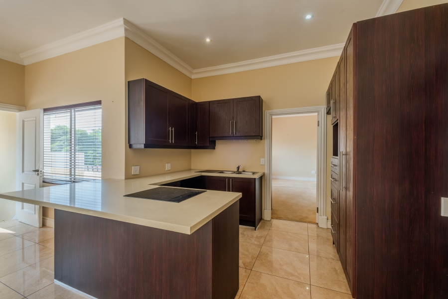6 Bedroom Property for Sale in Waterkloof Park Gauteng